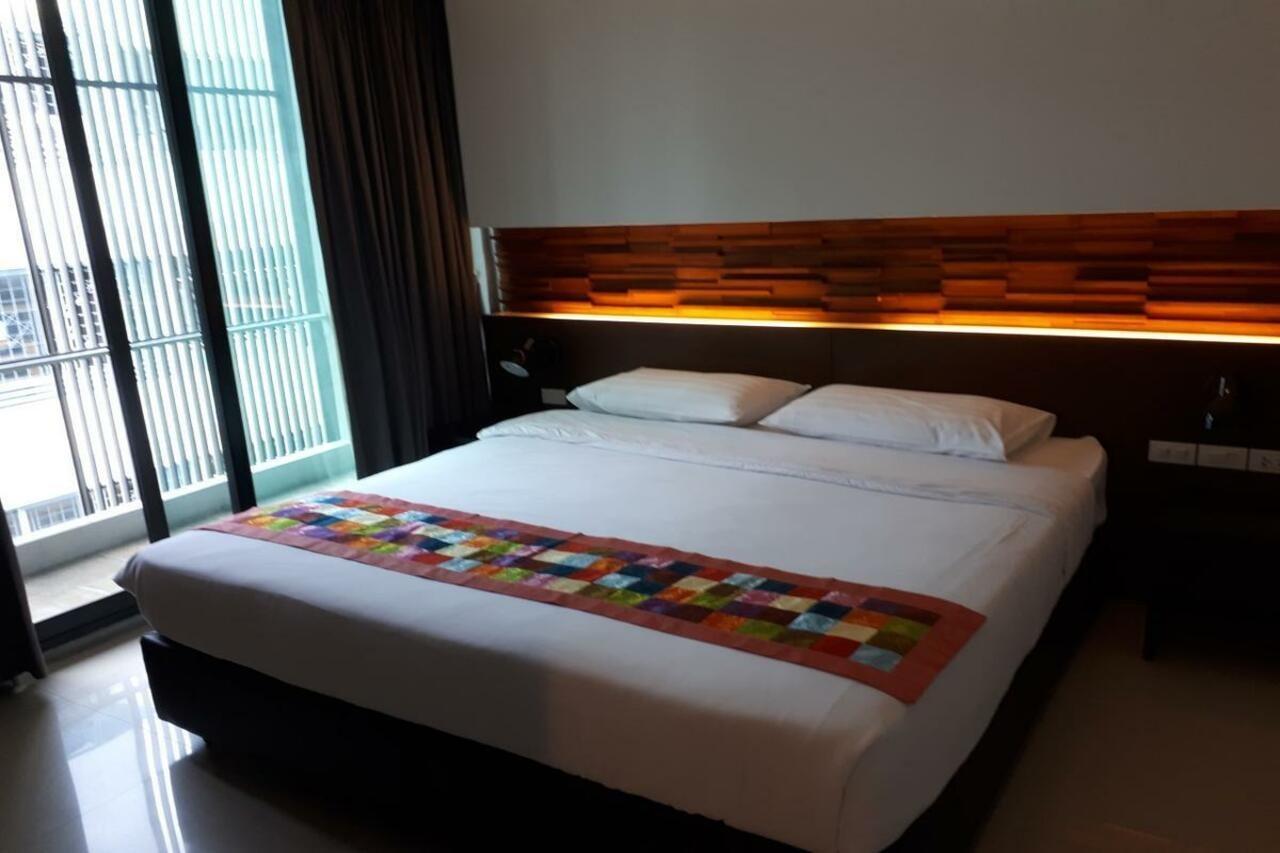 At One Inn Hualampong Бангкок Екстер'єр фото