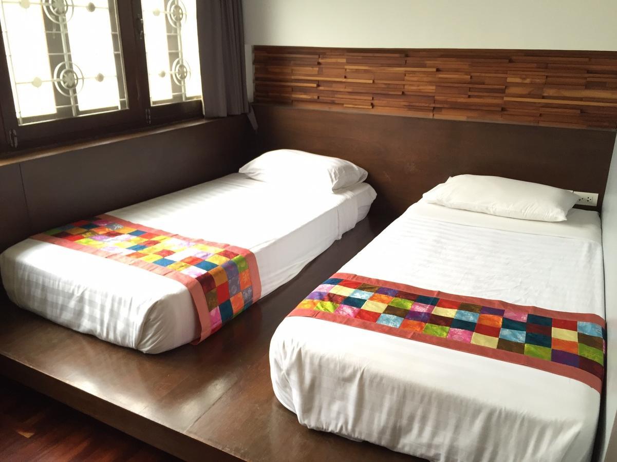 At One Inn Hualampong Бангкок Екстер'єр фото