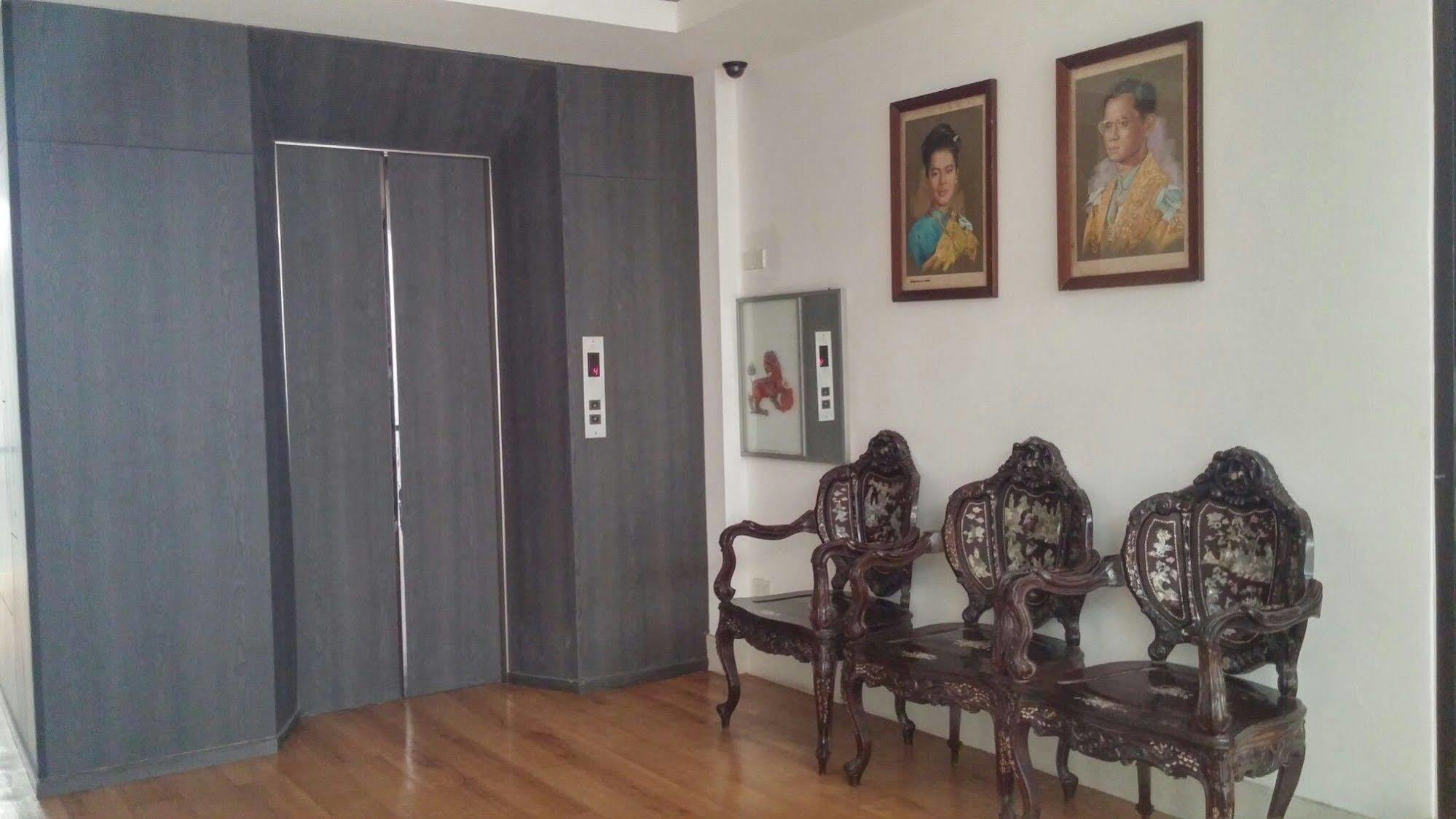 At One Inn Hualampong Бангкок Екстер'єр фото